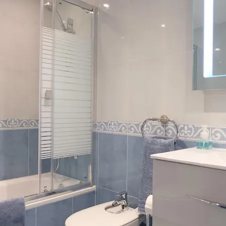 Luxury Modern With Terrace, Pool And Garage! マルベーリャ
